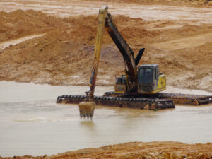 Excavator Types and Uses: Full Breakdown for Contractors 6 Yellow Amphibious Excavator